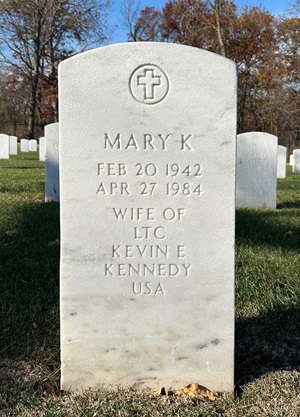 Mary Kay Berg Kannedy gravestone, Class of 1960