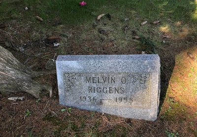 Melvin Riggens gravestone, Class of 1955