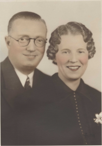 Mildred Jahnke and husband Oscar Hymers, Class of 1922