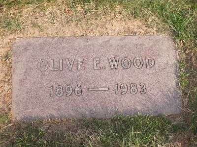 Olive Wood gravestone, Class of 1913