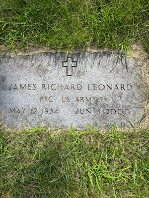 Richard Leonard gravestone, Cless of 1952