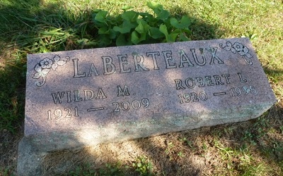 Robert LaBerteaux gravestone, Class of 1939