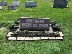 Robert McIntyre gravestone, Class of 1940