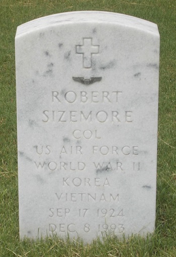 Robert Sizemore gravestone, Class of 1942
