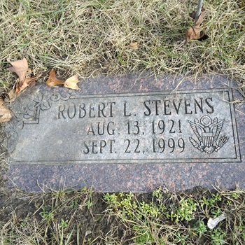 Robert Stevens gravestone, Class of 1940