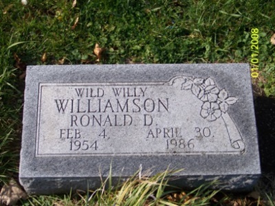 Ron Williamson gravestone, Class of 1972