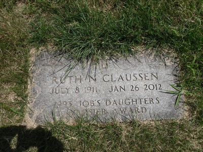 Ruth Nelson Claussen gravestone, Class of 1932