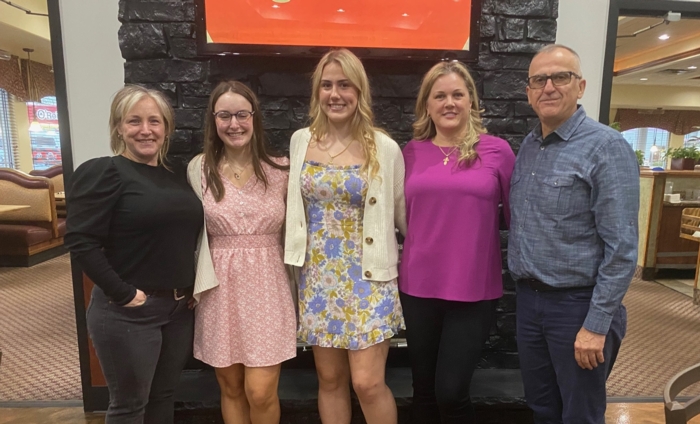 HHSAA Scholarship Winners with Parents