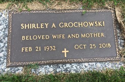 Shirley Agnes Muir Grochowski gravestone, Class of 1951