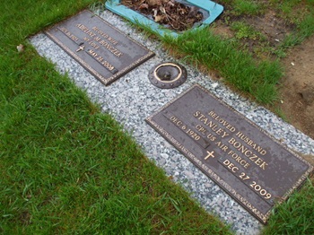 Stanley Bonczek gravestone, Class of 1940