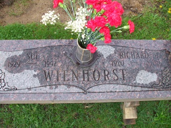 Sue Stonebraker Wienhorst gravestone, Class of 1946