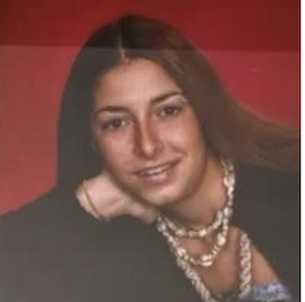 Traci McLaughlin Gabriel obit pic Class of 2000