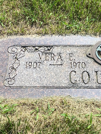 Vera Rowe Council gravestone, Class of 1925