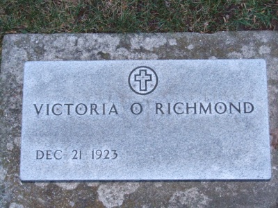 Victoria Pflughoeft Richmond gravestone, Class of 1941