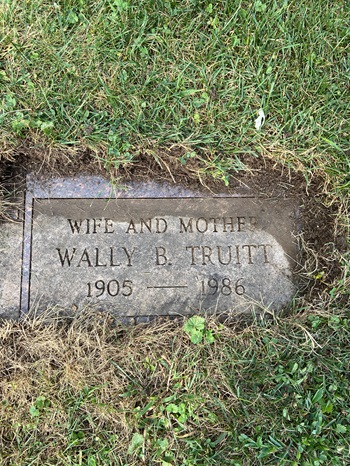 Wally Hoffman Thompson Truitt gravestone, Class of 1923