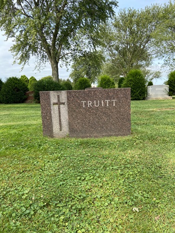 Wally Hoffman Thompson Truitt gravestone, Class of 1923