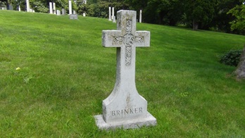 Winifred Parsons Brinker gravestone, Class of 1933
