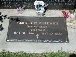 Gerald Bielewica gravestone1